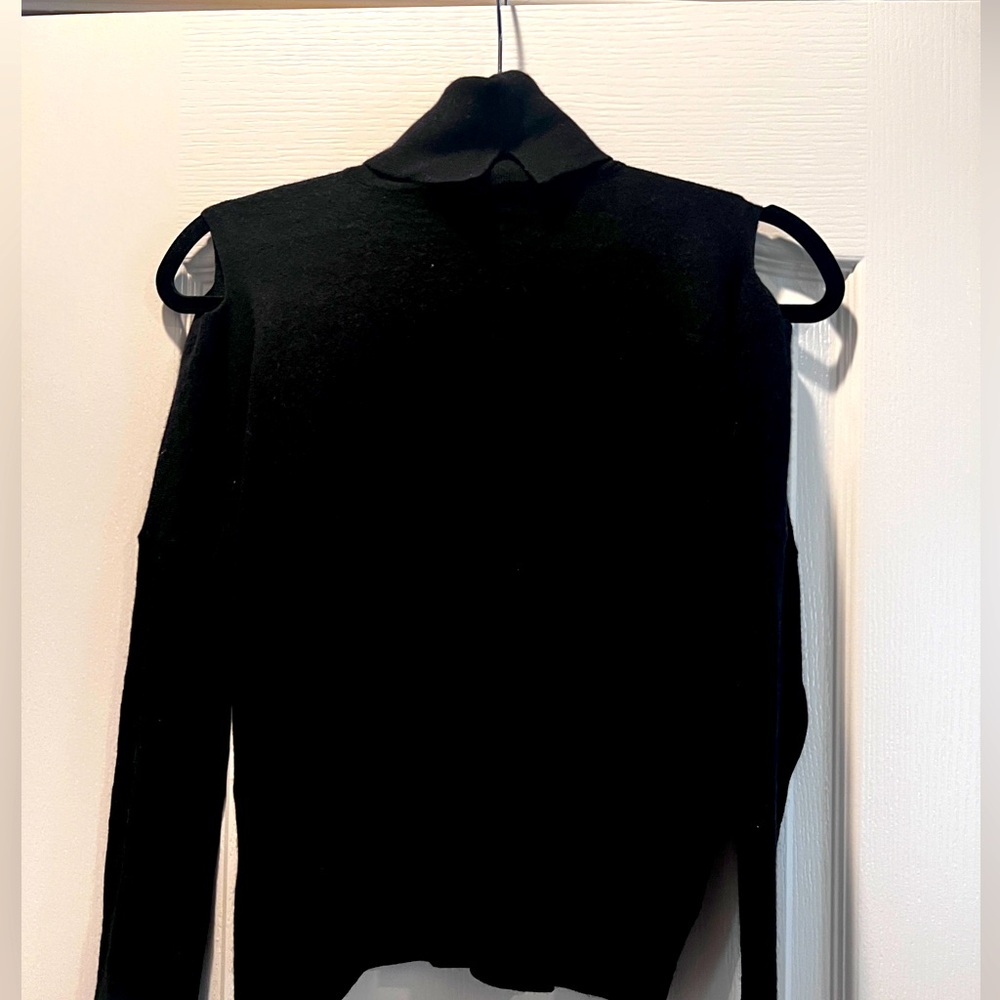 Black shoulder cut out sweater
